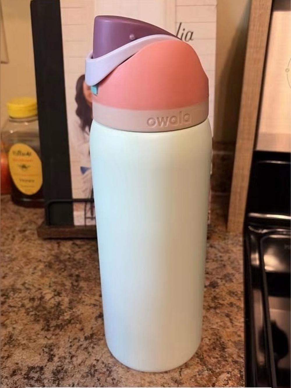 Owala Insulated Water Bottle - Pastel Pink & Light Blue